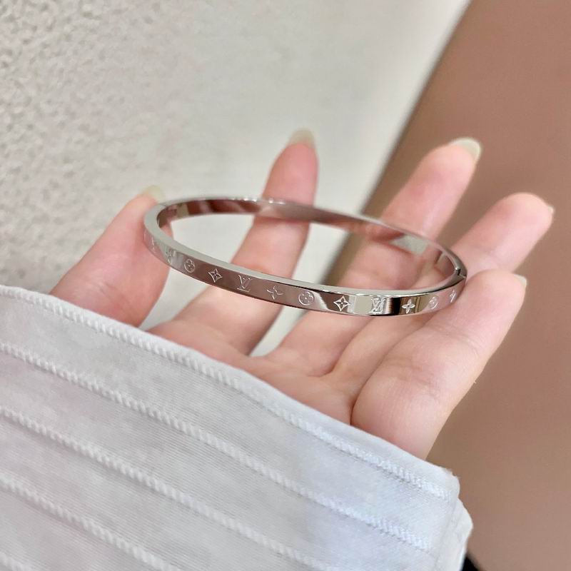 LV Bracelet 04yxs320 (3)