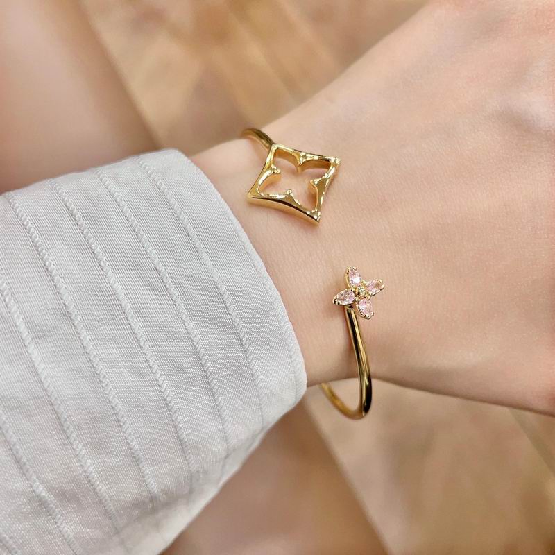 LV Bracelet 04yxs321 (1)