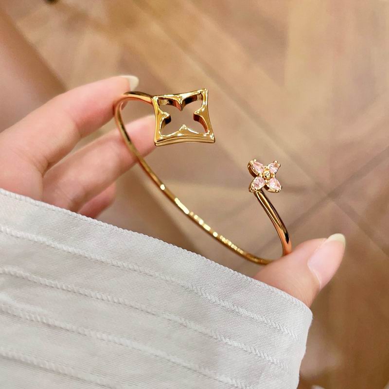 LV Bracelet 04yxs321 (4)