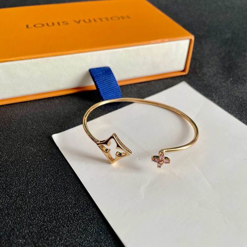 LV Bracelet 04yxs321 (5)