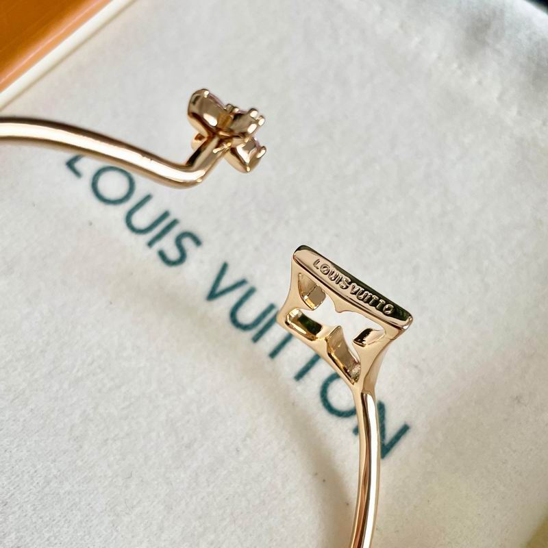 LV Bracelet 04yxs321 (8)