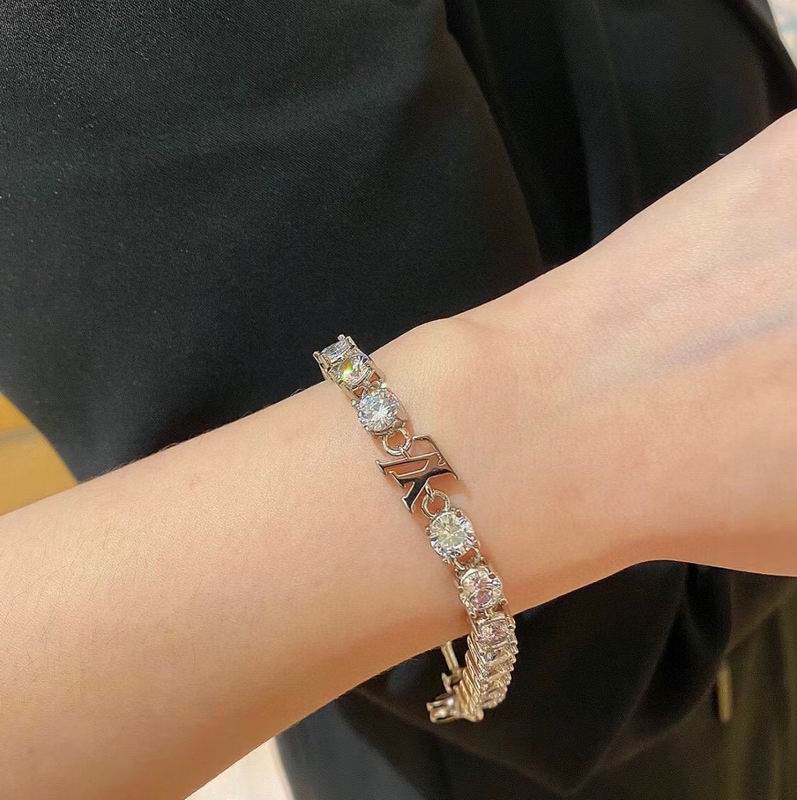 LV Bracelet 04yxs323 (5)