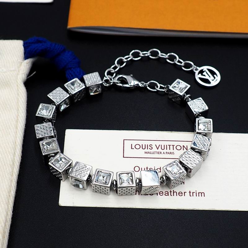 LV Bracelet 04yxs327 (2)