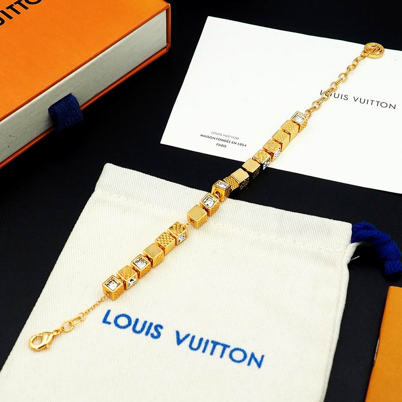 LV Bracelet 04yxs327 (26)