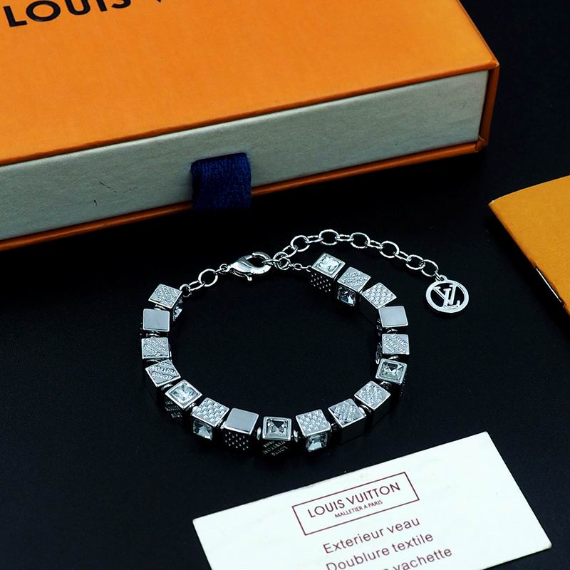 LV Bracelet 04yxs327 (4)