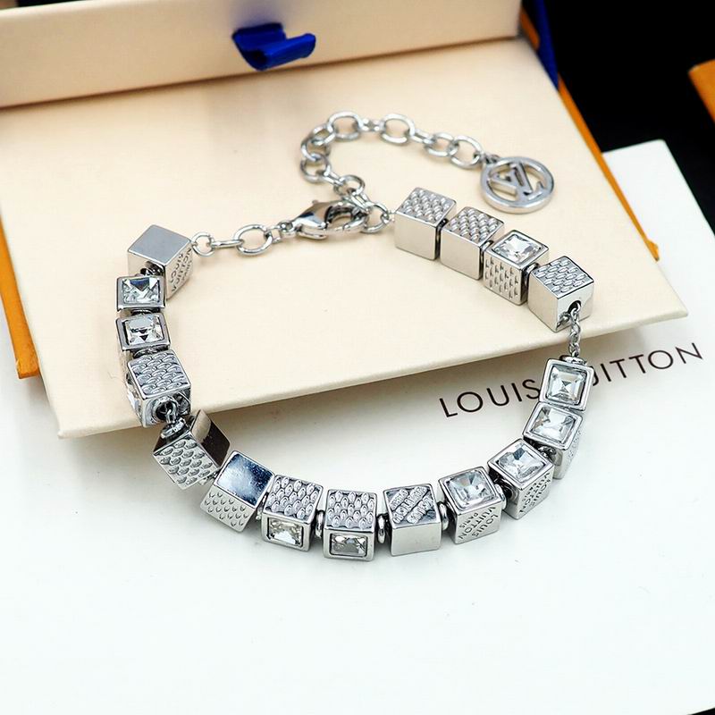 LV Bracelet 04yxs327 (6)