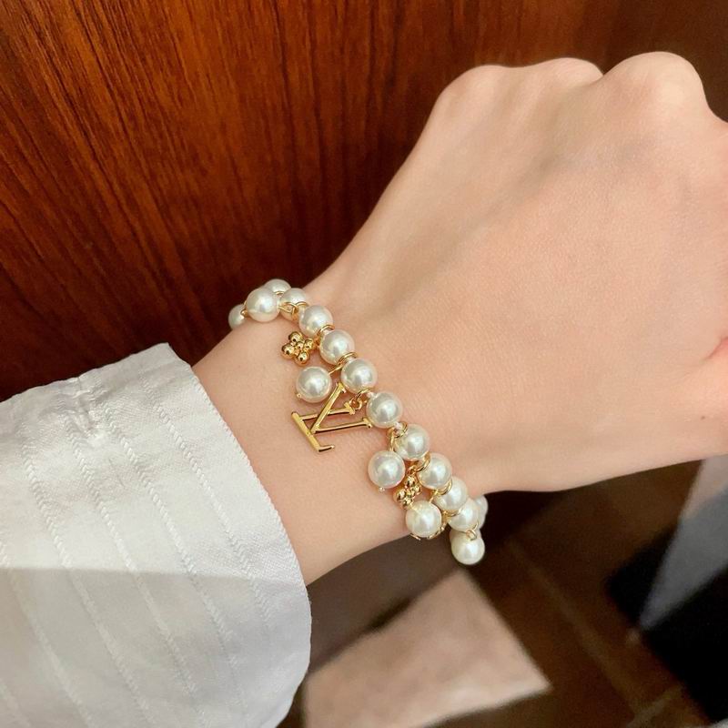 LV Bracelet 04yxs329 (4)