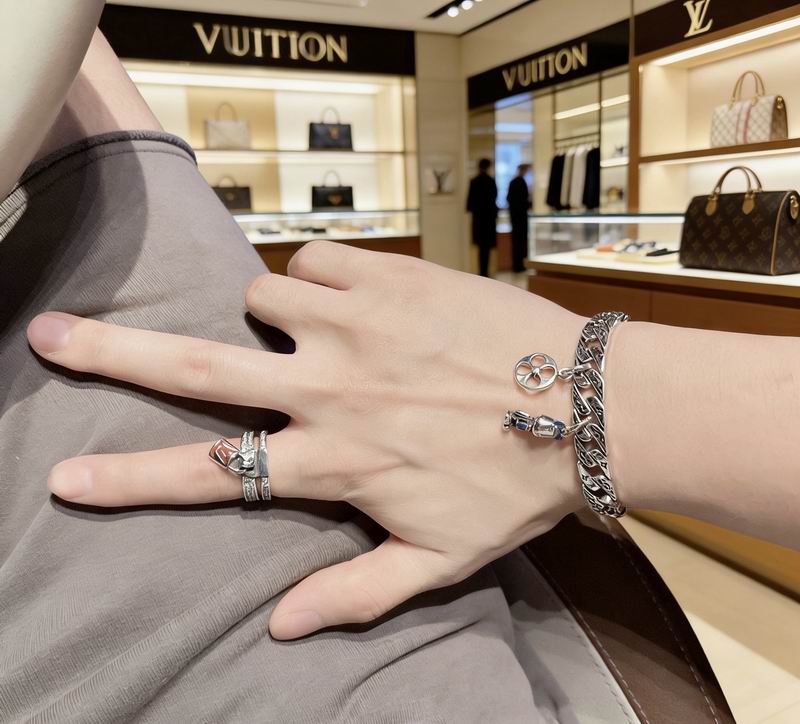 LV Bracelet 04yxs330 (5)
