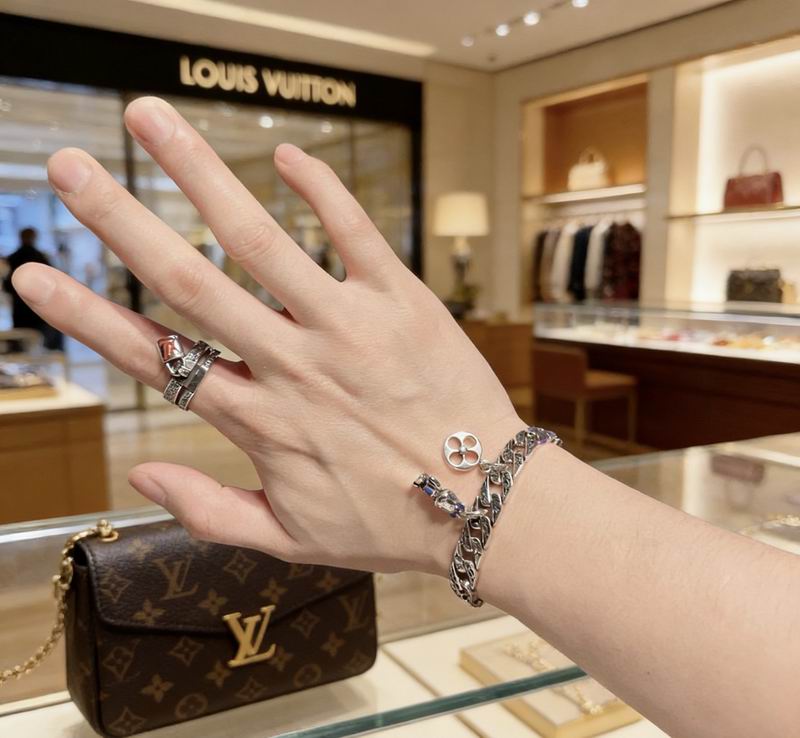 LV Bracelet 04yxs330 (7)