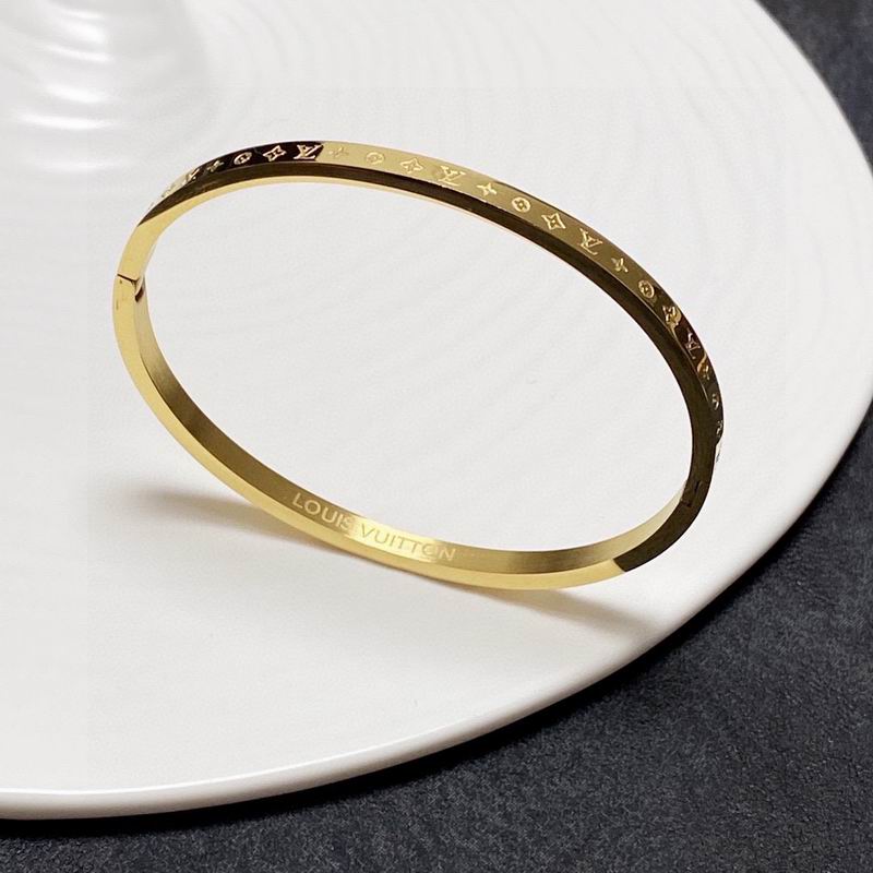 LV Bracelet 04yxs333 (2)