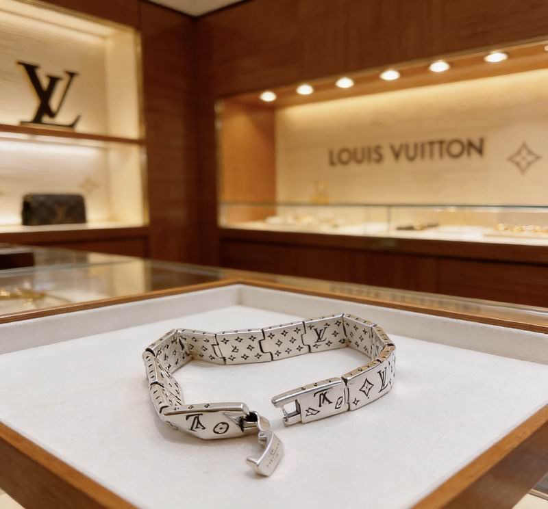LV Bracelet 04yxs336 (3)