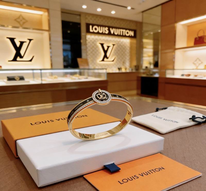 LV Bracelet 04yxs346 (2)