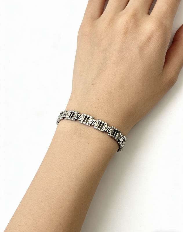LV Bracelet 04yxs353 (5)