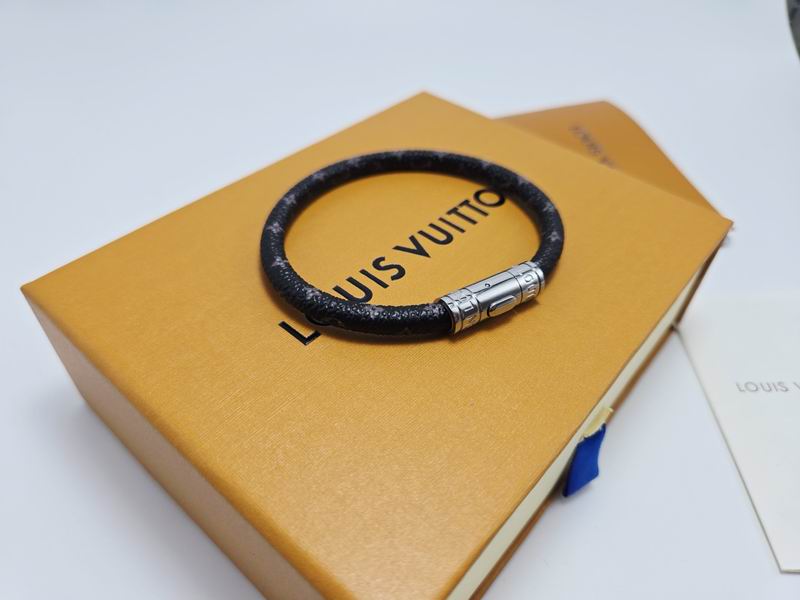 LV Bracelet 04yxs361 (4)