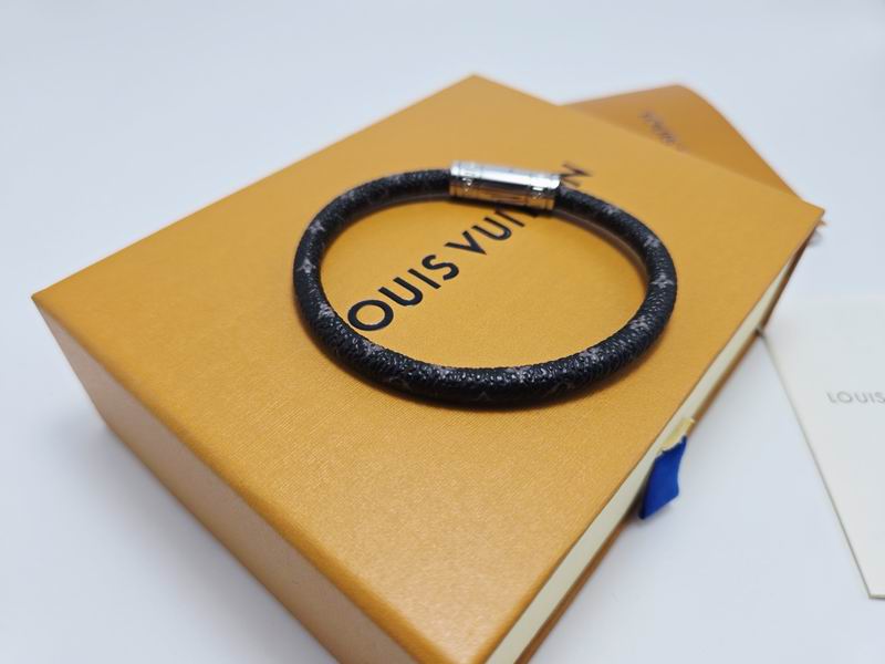 LV Bracelet 04yxs361 (5)