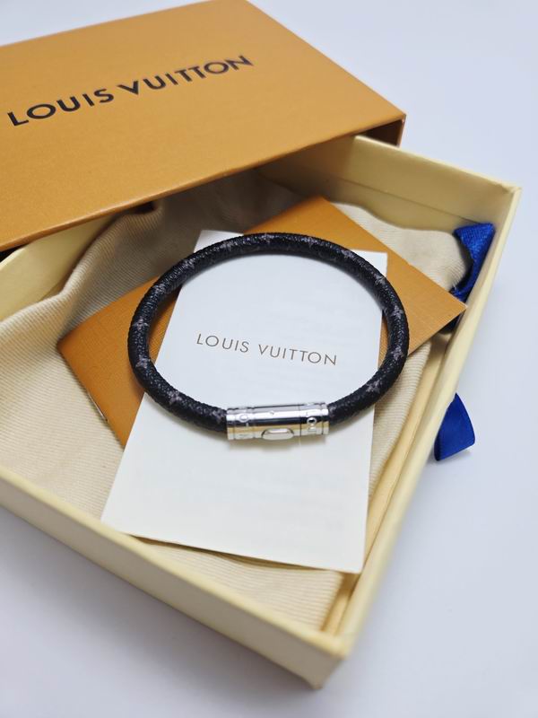 LV Bracelet 04yxs361 (8)