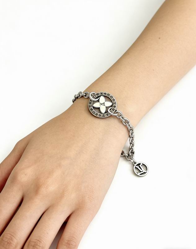 LV Bracelet 04yxs366 (4)