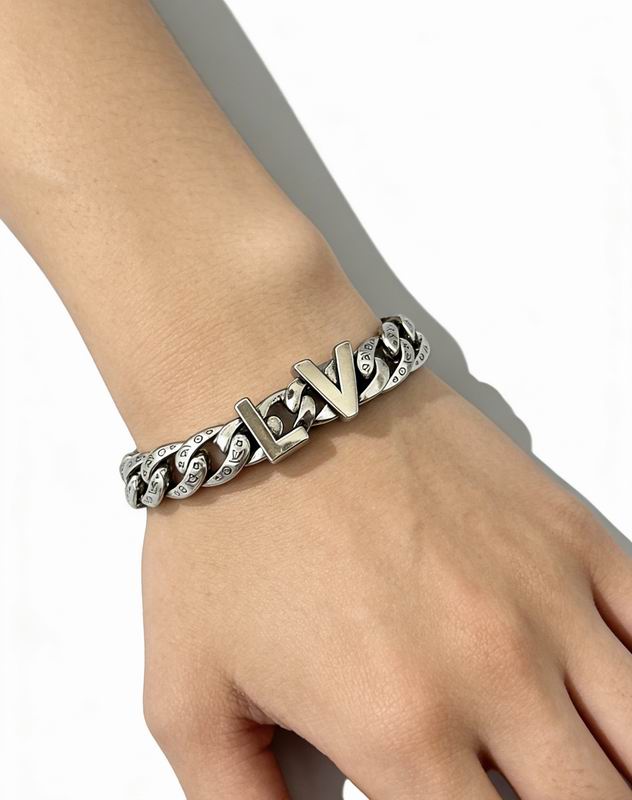 LV Bracelet 04yxs367 (5)