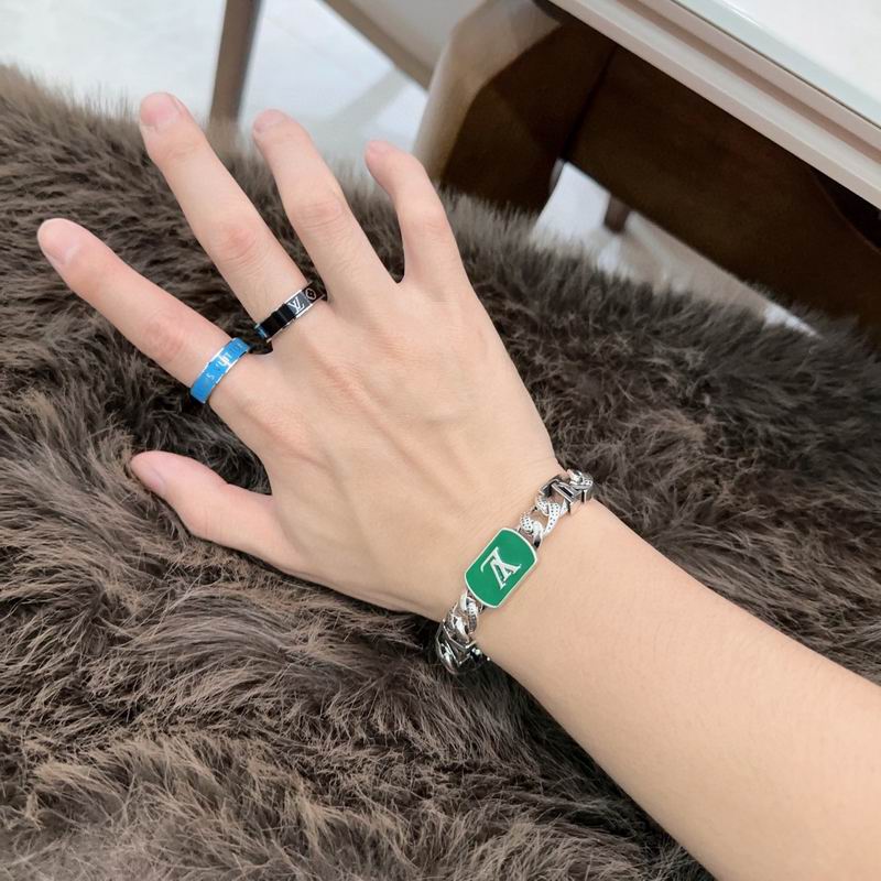 LV Bracelet 04yxs378 (9)