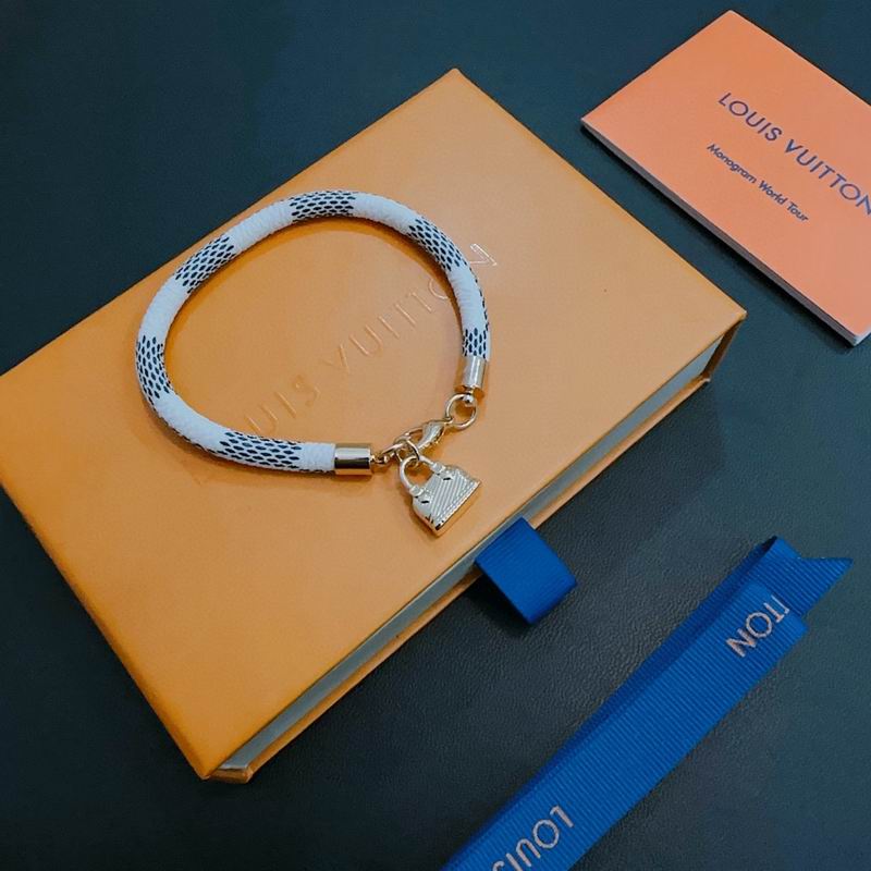LV Bracelet 04yxs380 (10)