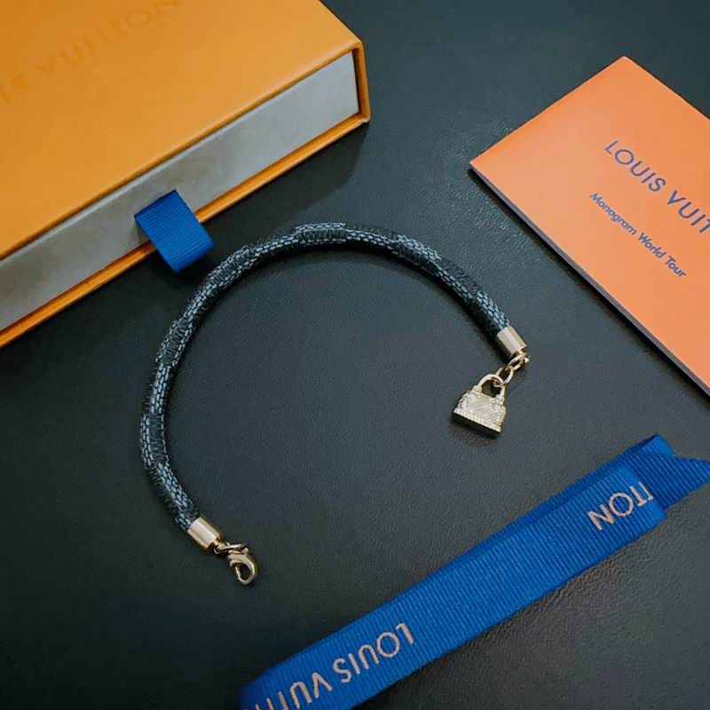 LV Bracelet 04yxs380 (5)