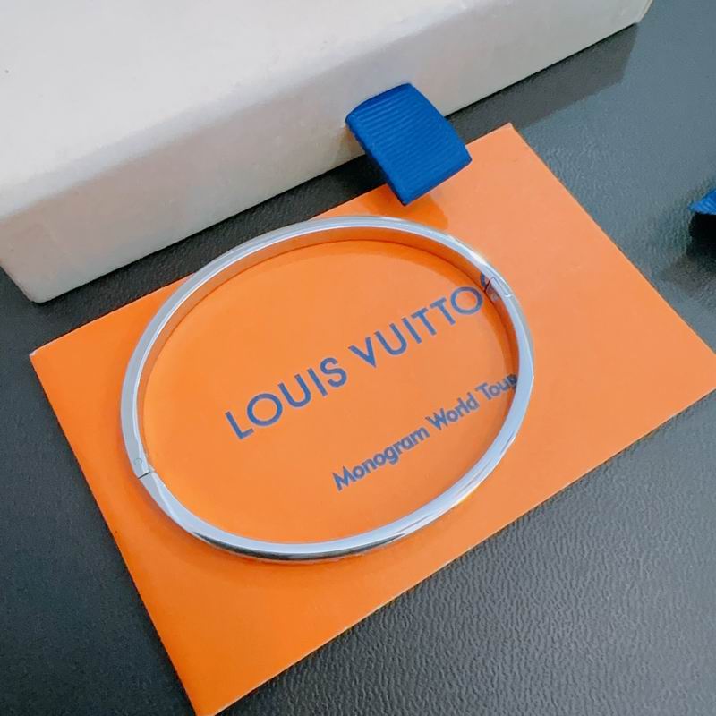 LV Bracelet 04yxs381 (10)