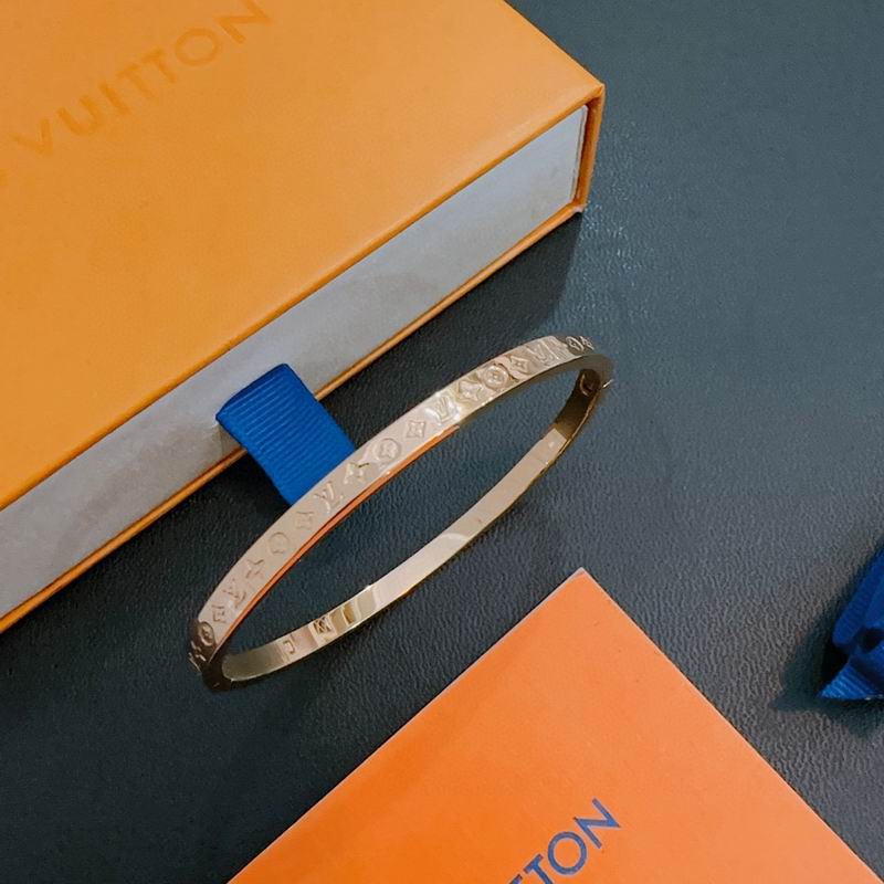 LV Bracelet 04yxs381 (13)
