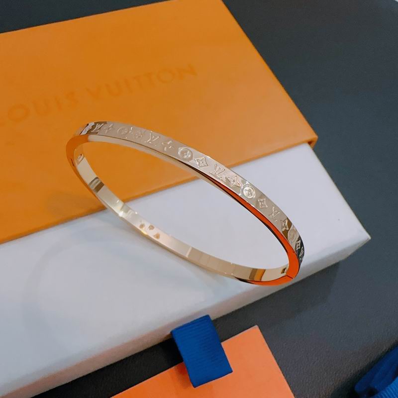 LV Bracelet 04yxs381 (14)