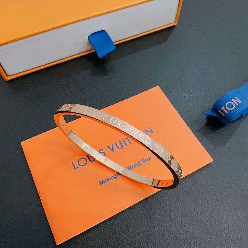 LV Bracelet 04yxs381 (15)