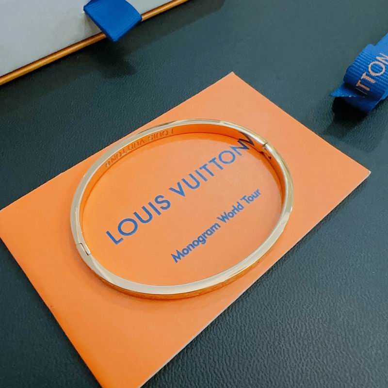 LV Bracelet 04yxs381 (18)
