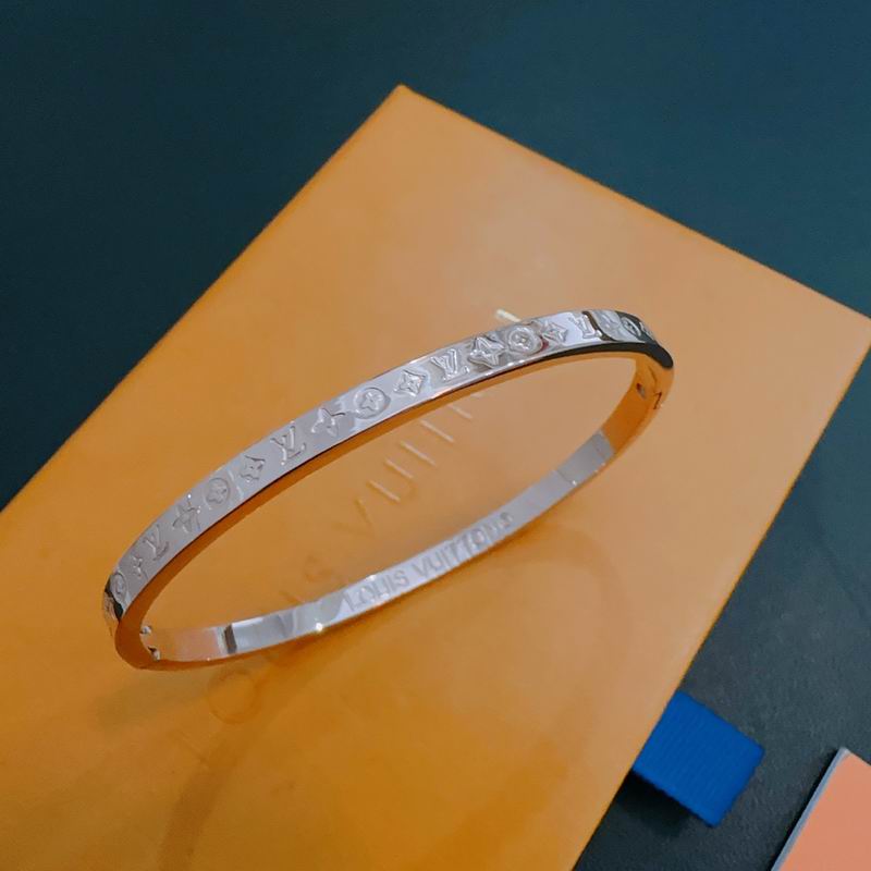 LV Bracelet 04yxs381 (6)