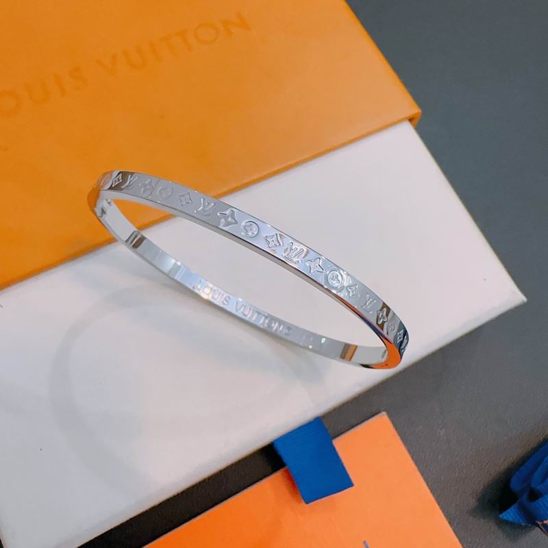 LV Bracelet 04yxs381 (7)