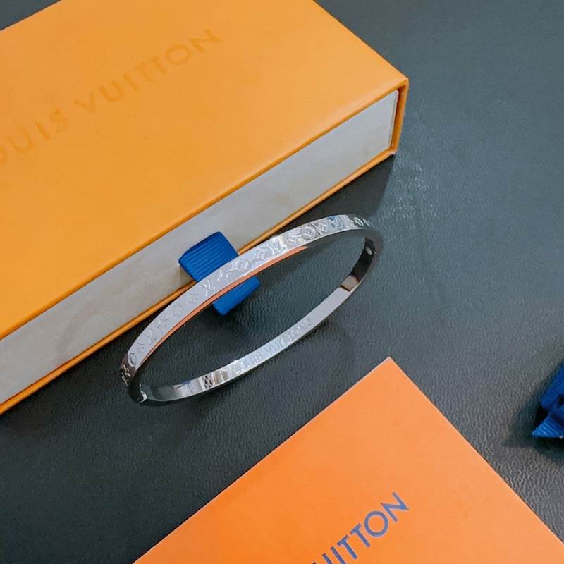LV Bracelet 04yxs381 (9)