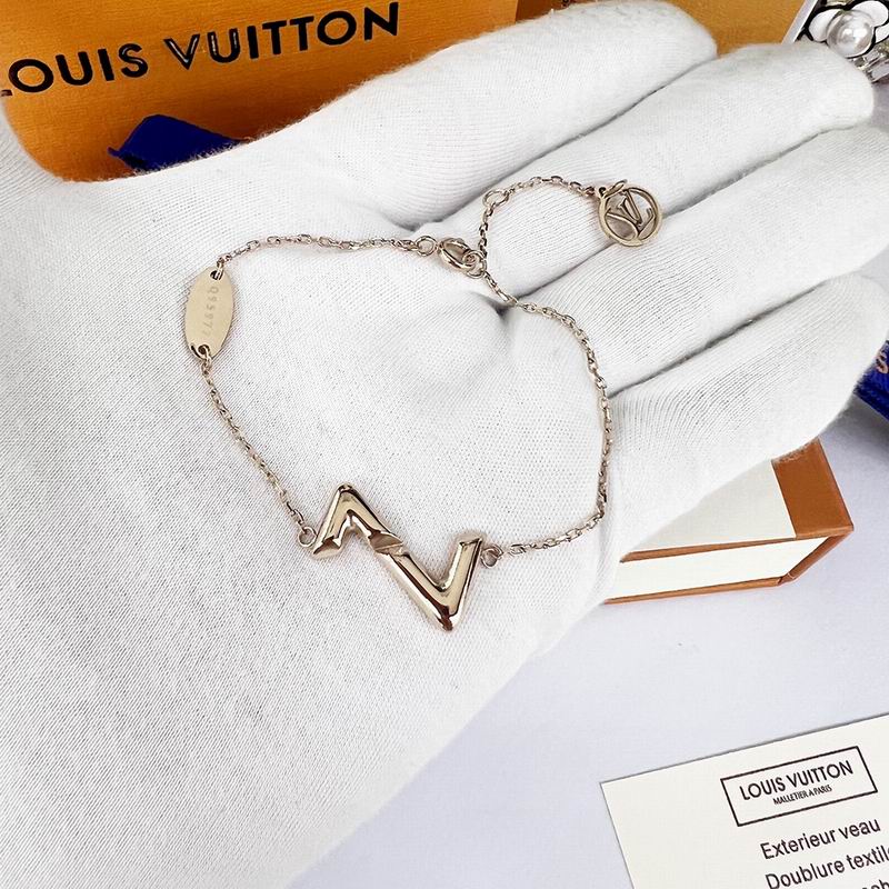 LV Bracelet 04yxs382 (5)