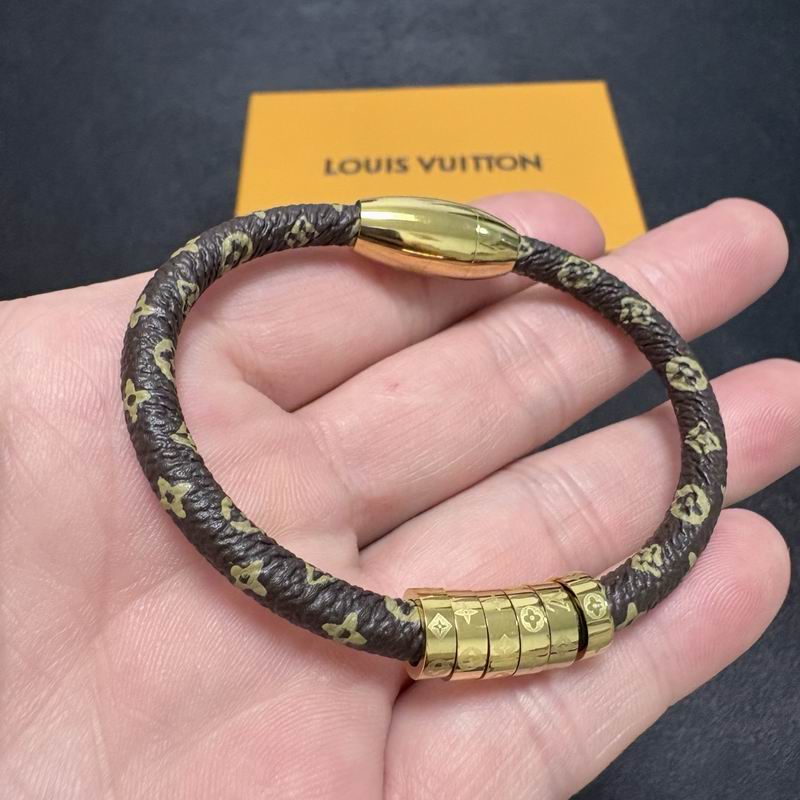 LV Bracelet 04yxs386 (1)