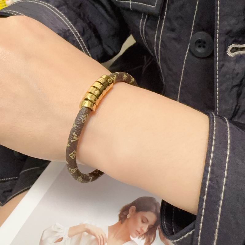 LV Bracelet 04yxs386 (3)