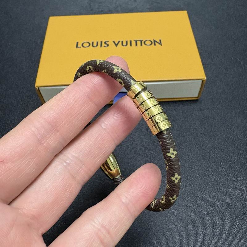 LV Bracelet 04yxs386 (8)