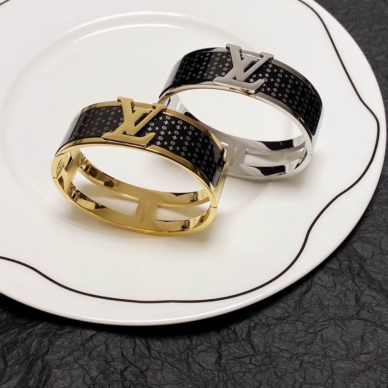 LV Bracelet 04yxs387 (1)