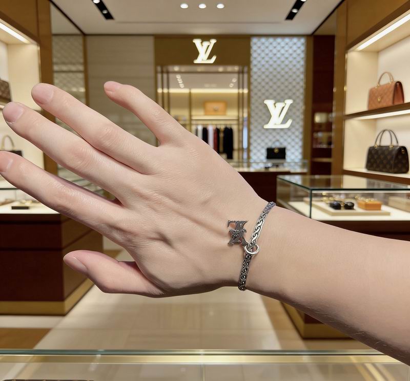 LV Bracelet 04yxs397 (7)