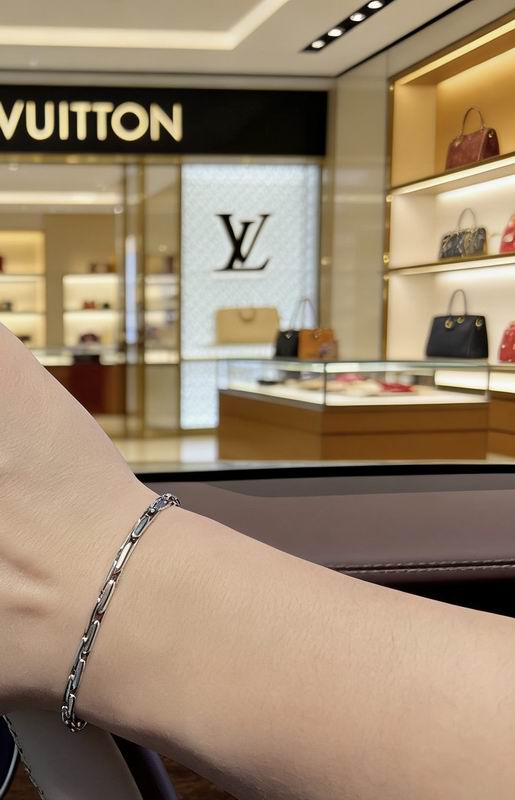 LV Bracelet 04yxs398 (2)