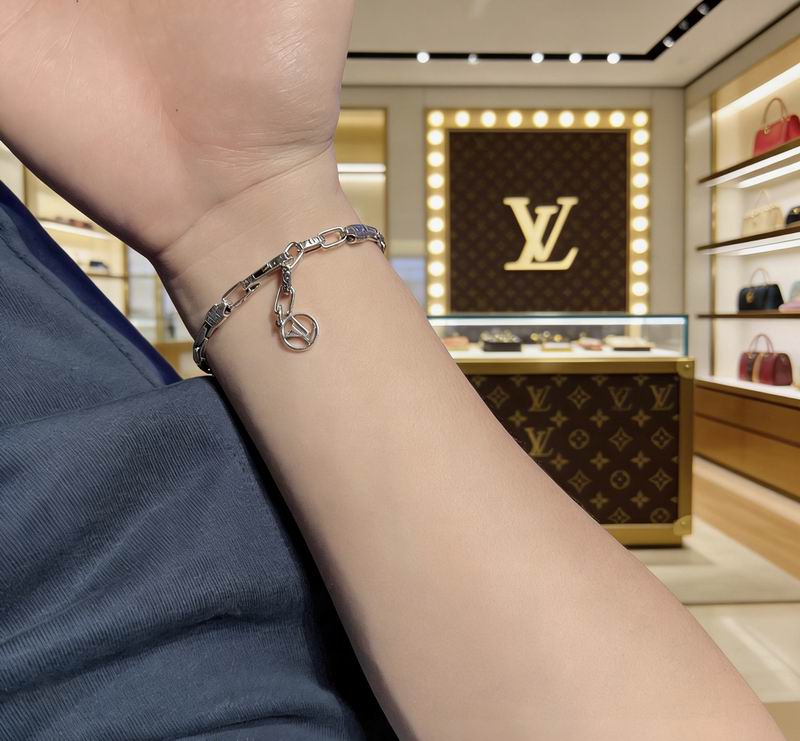 LV Bracelet 04yxs398 (6)
