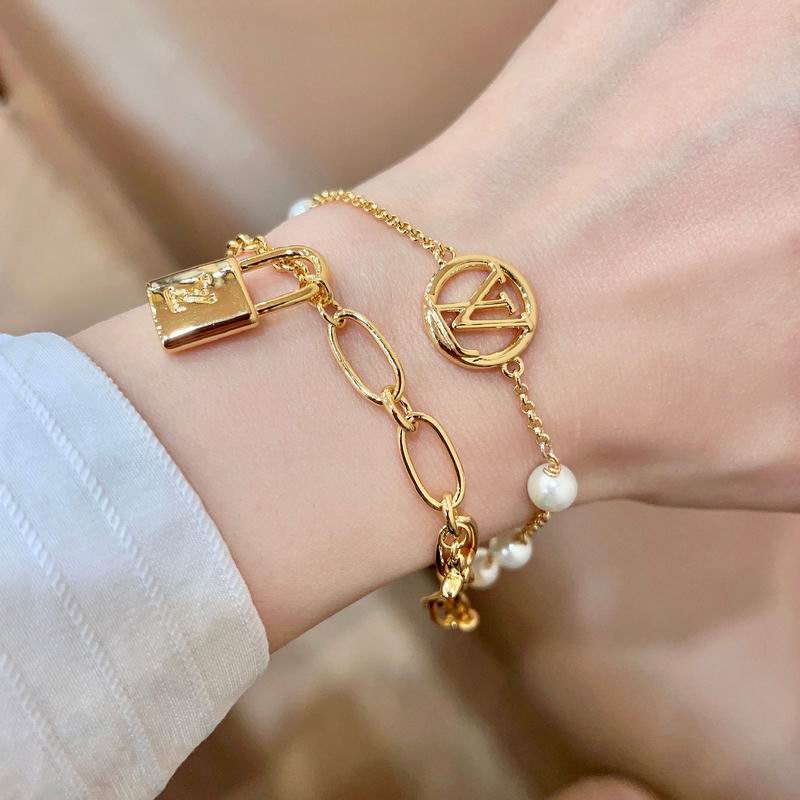 LV Bracelet 04yxs399 (1)