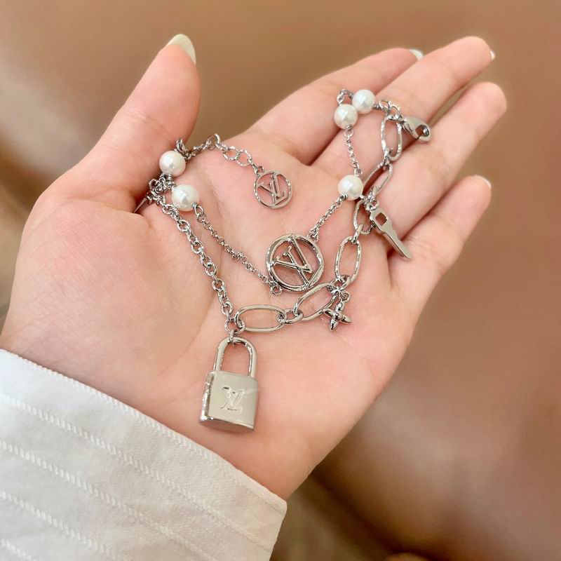 LV Bracelet 04yxs399 (12)