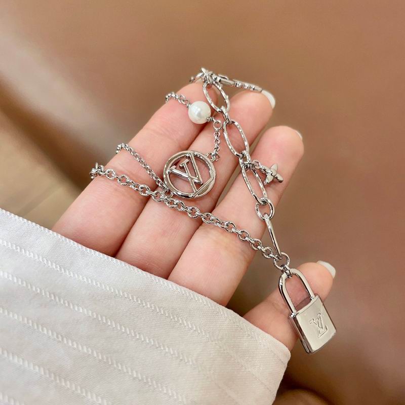 LV Bracelet 04yxs399 (19)
