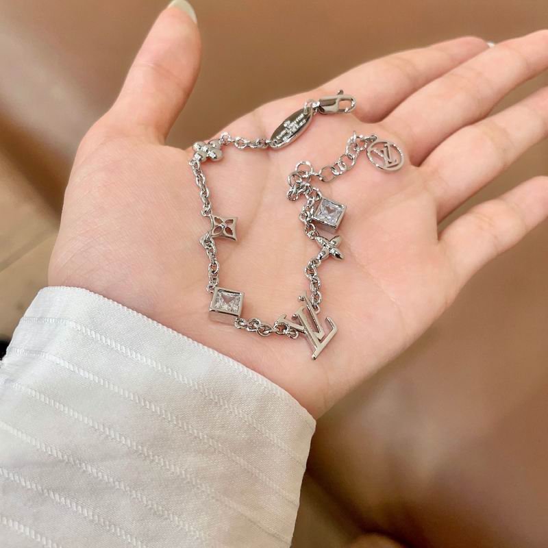 LV Bracelet 04yxs400 (4)