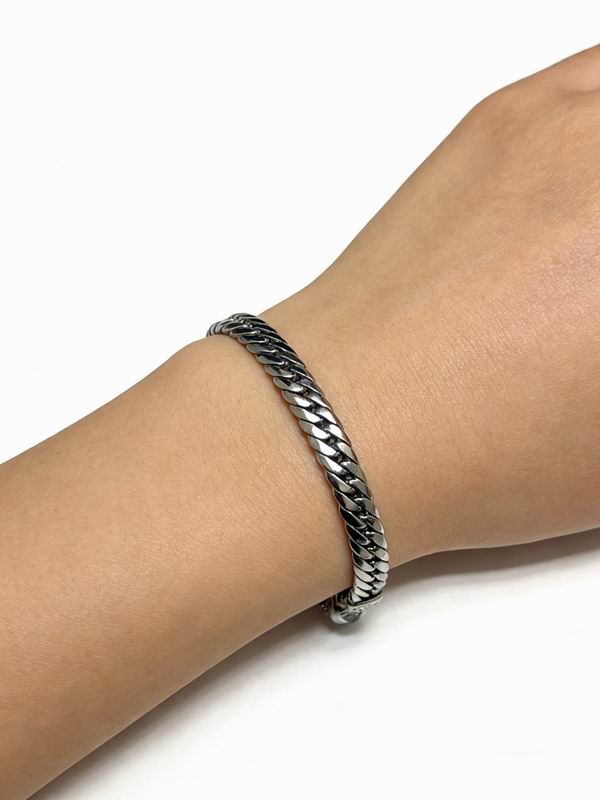 LV Bracelet 04yxs404 (5)
