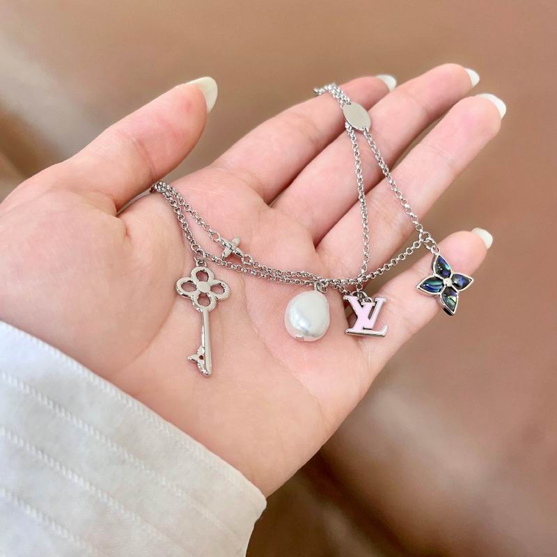 LV Bracelet 04yxs413 (4)