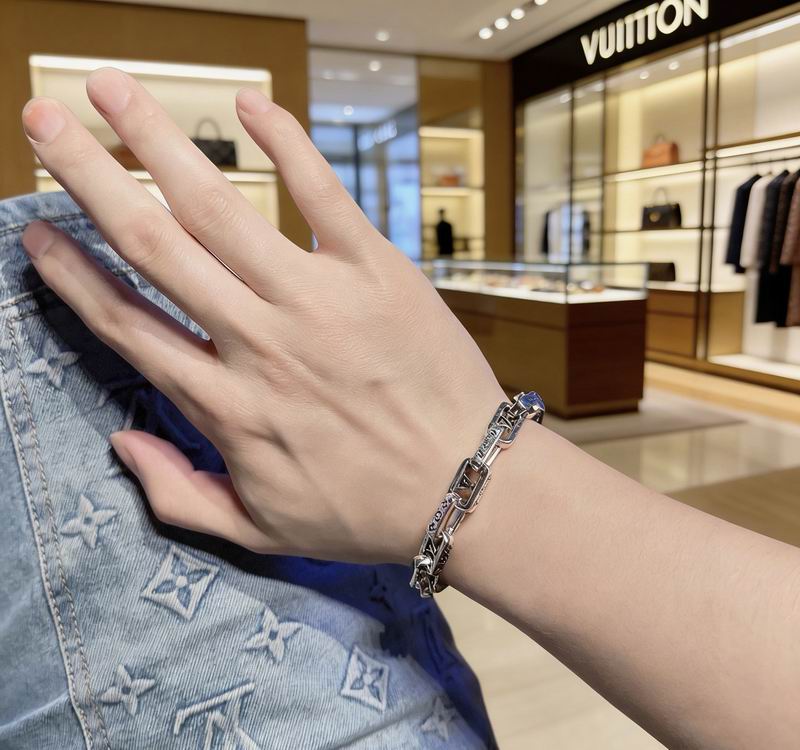 LV Bracelet 04yxs414 (3)