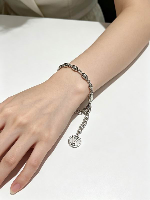 LV Bracelet 04yxs422 (4)