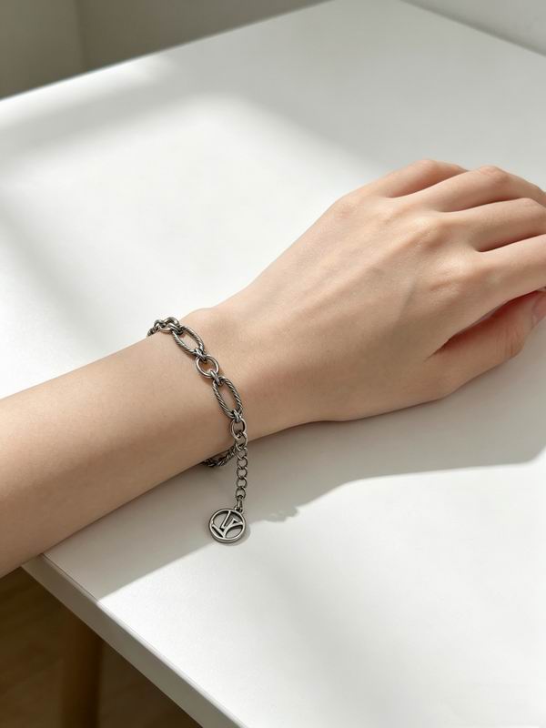 LV Bracelet 04yxs423 (5)